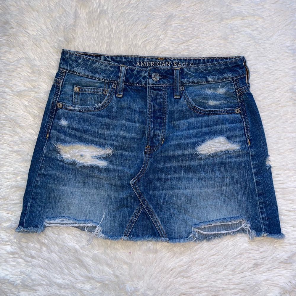 American Eagle denim skirt women’s size 4 jean mini skirt distressed ripped jean